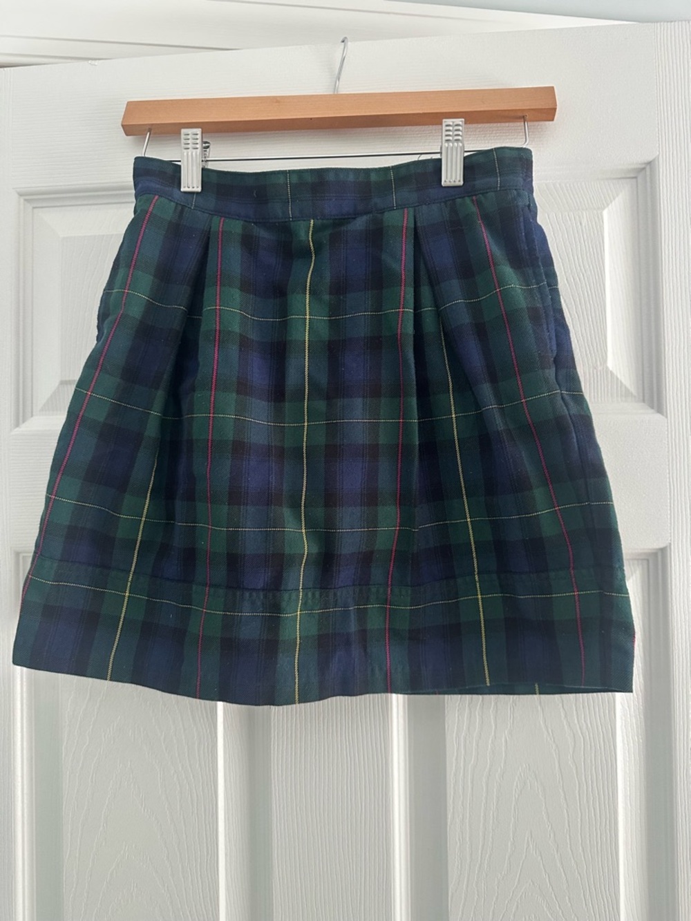 Lands' End Green and Navy Plaid Pleated Mini Skirt, size 10